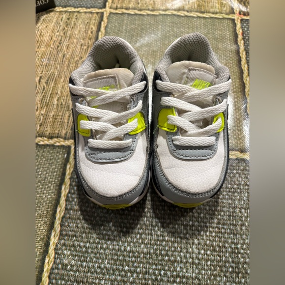 Nike Air Max Kids Grey with Neon Yellow & Black Accent Sneakers - Picture 2 of 12